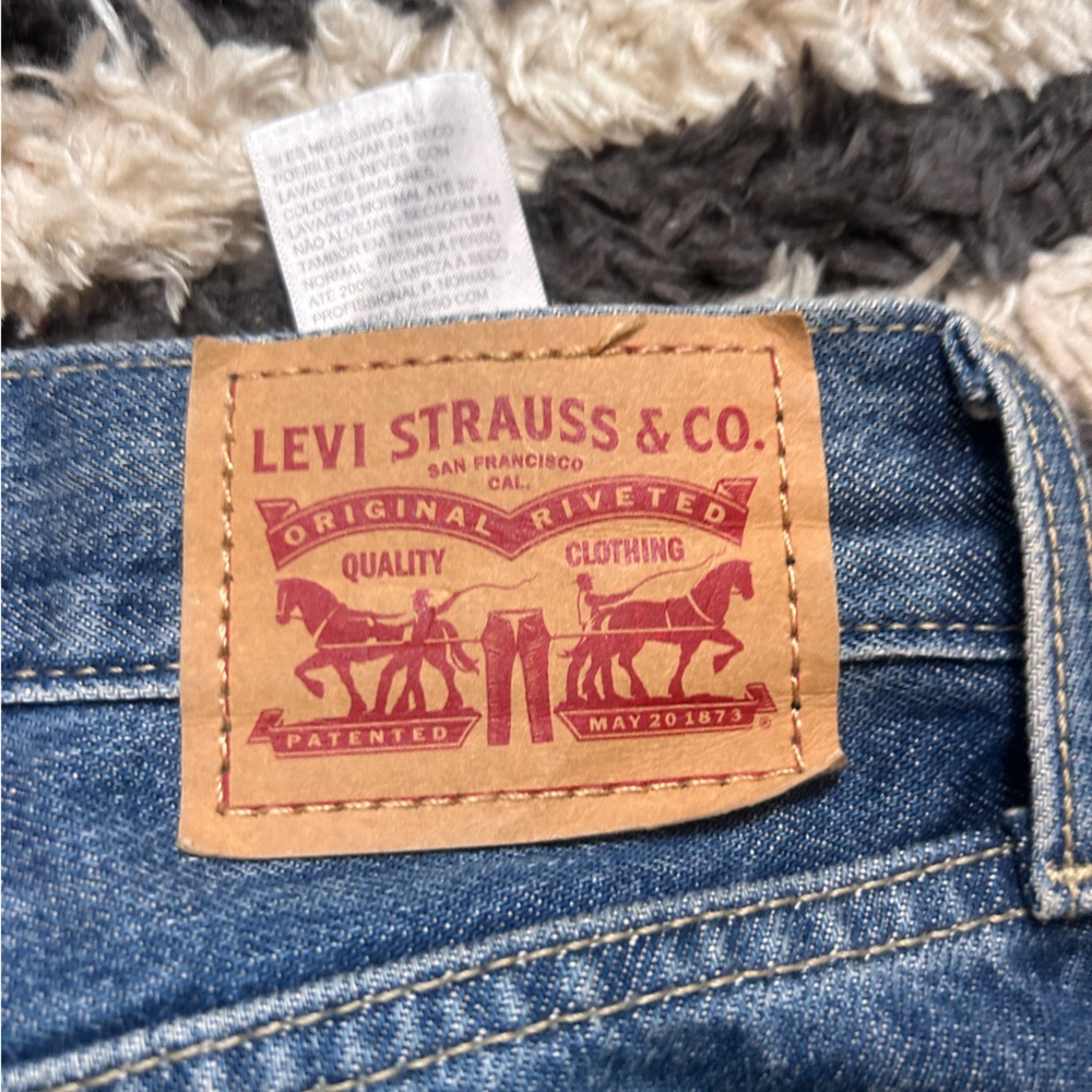 Levi's Low Pro Jeans - Picture 3 of 5